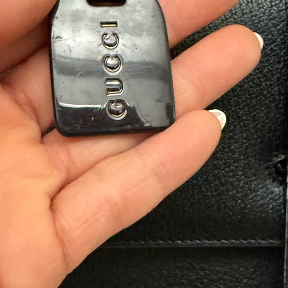 Gucci carry on Elegant Black Leather Handbag - Picture 16 of 16